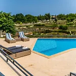 In With Private Heated Pool Вилла Filipana