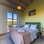 In With Private Heated Pool Villa *