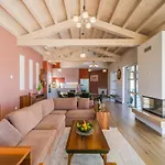 Villa In With Private Heated Pool *