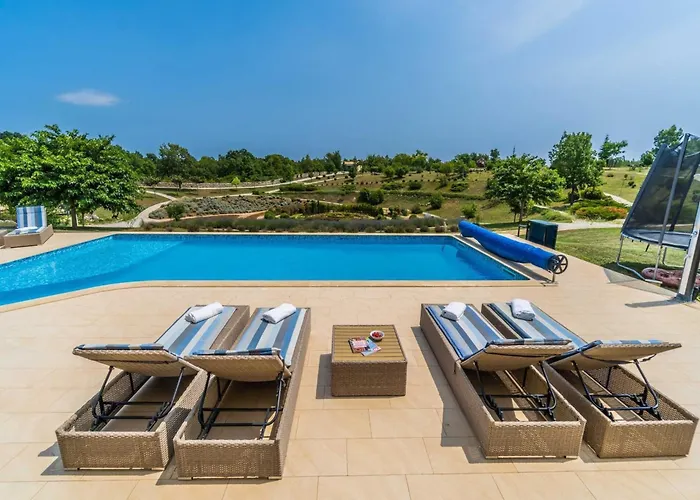 In With Private Heated Pool Villa *