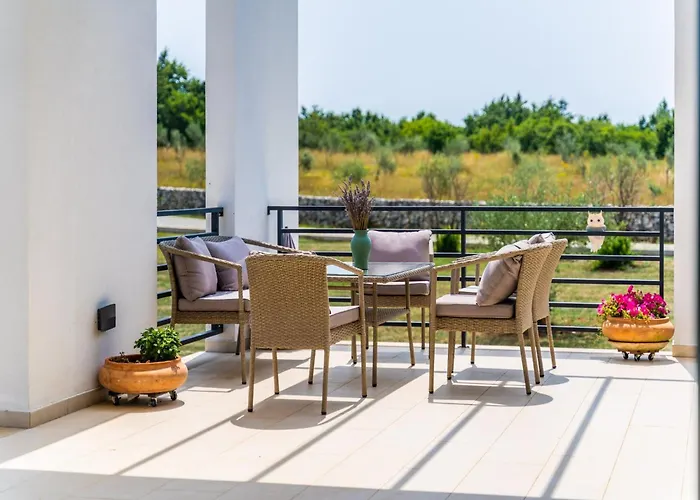 Villa In With Private Heated Pool Filipana