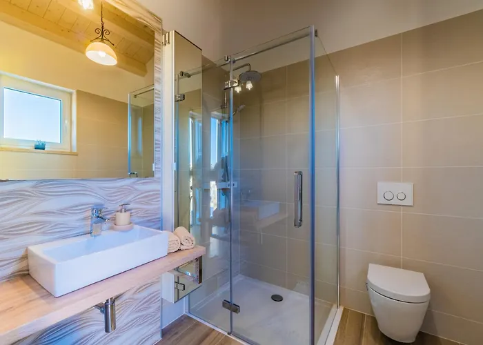 In With Private Heated Pool *
