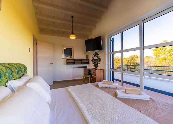 Villa In With Private Heated Pool
