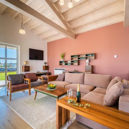 Villa In With Private Heated Pool Filipana