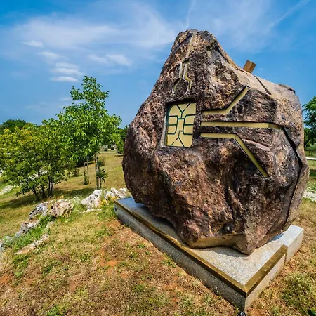 In With Private Heated Pool * Filipana