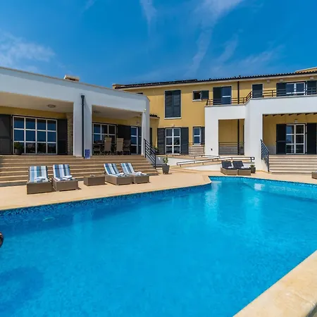 In With Private Heated Pool * Filipana