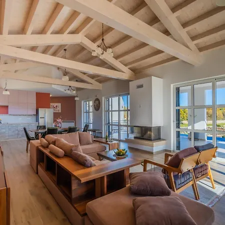 In With Private Heated Pool *